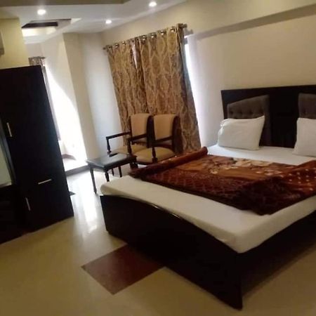 Pak Hotel Исламабад Екстериор снимка