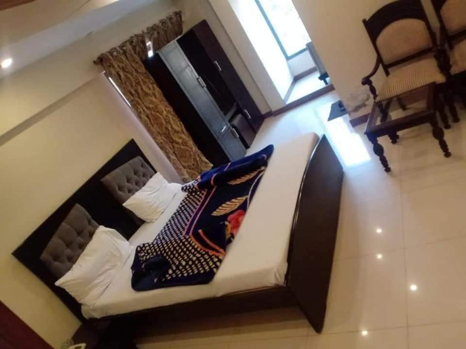 Pak Hotel Исламабад Екстериор снимка